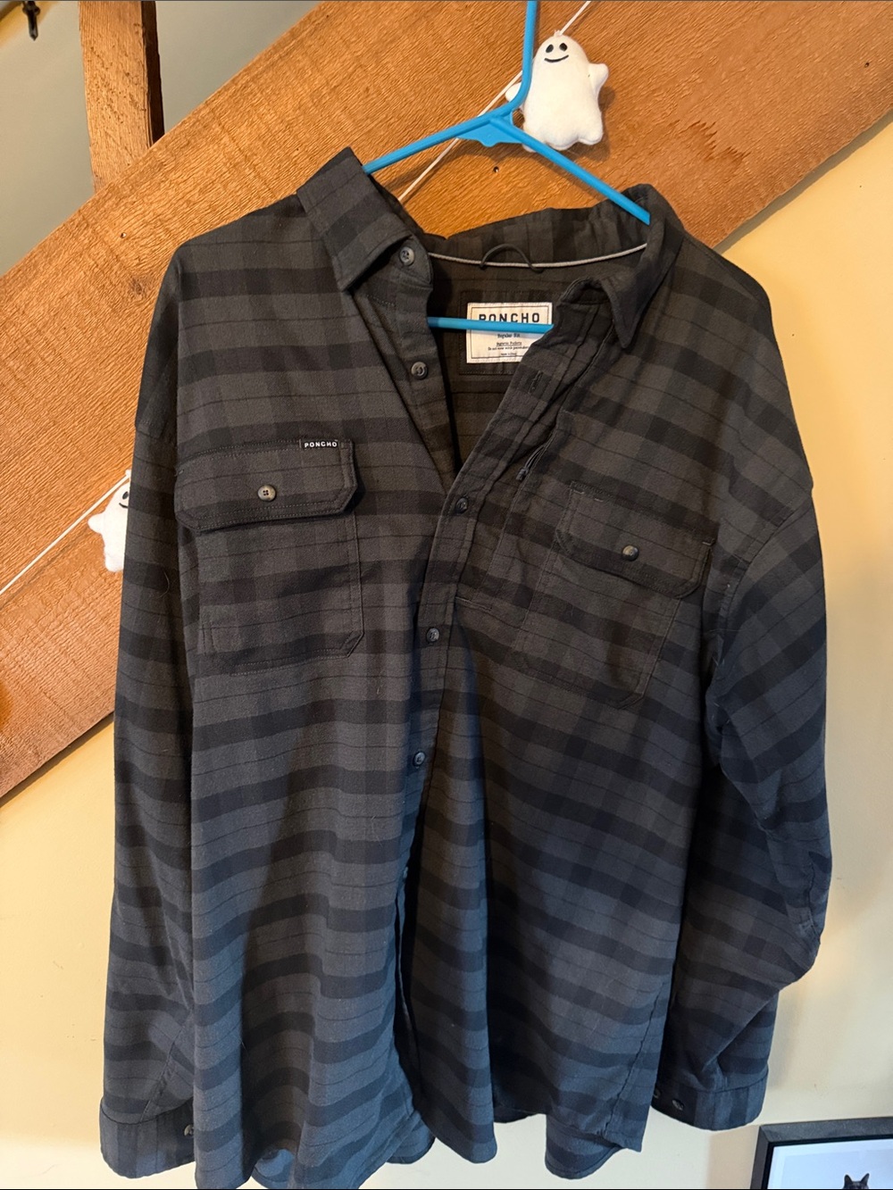 Boncho Men's Dark Gray Plaid Button-Down Shirt